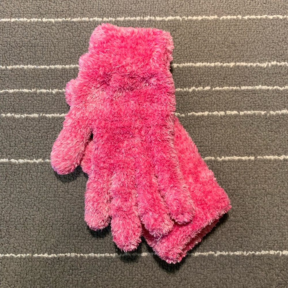 Fussy Gloves